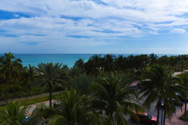 Ocean Surf Hotel